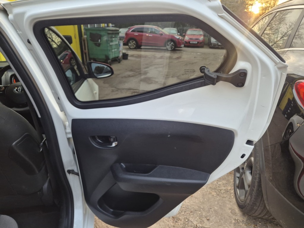 Used Toyota AYGO 2019 for sale - 78039051: Photo 24