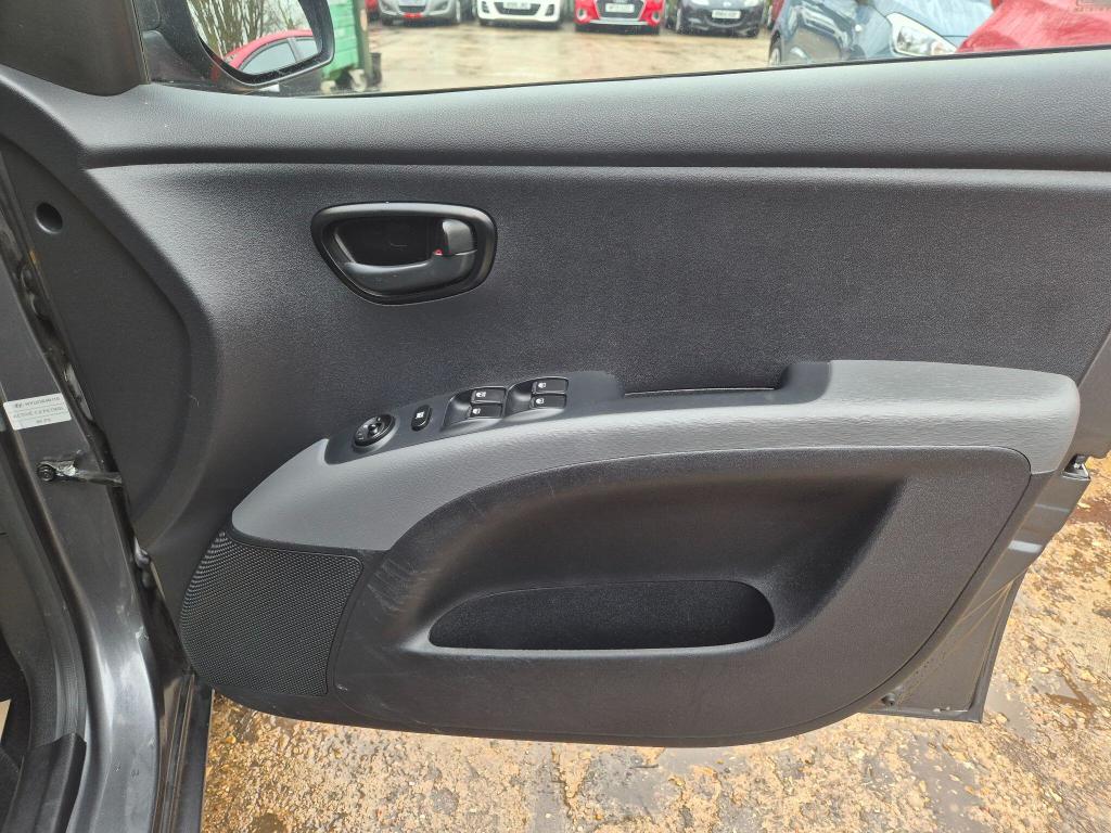 Used Hyundai i10 2013 for sale - 77662331: Photo 17