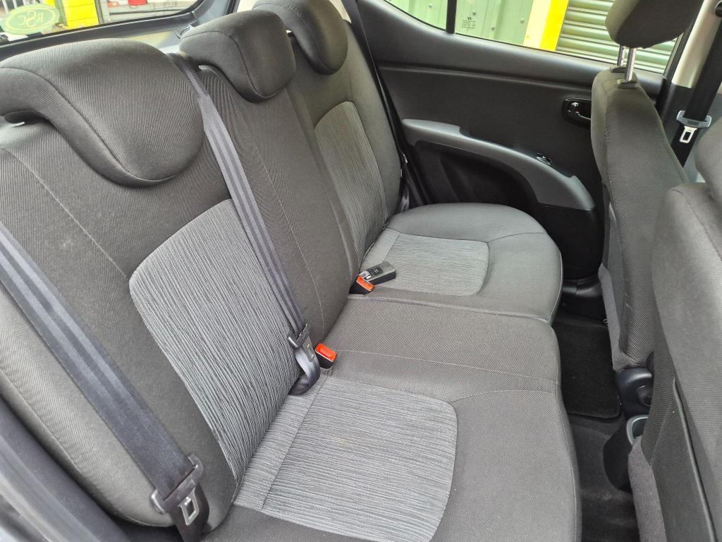 Used Hyundai i10 2013 for sale - 77662331: Photo 25