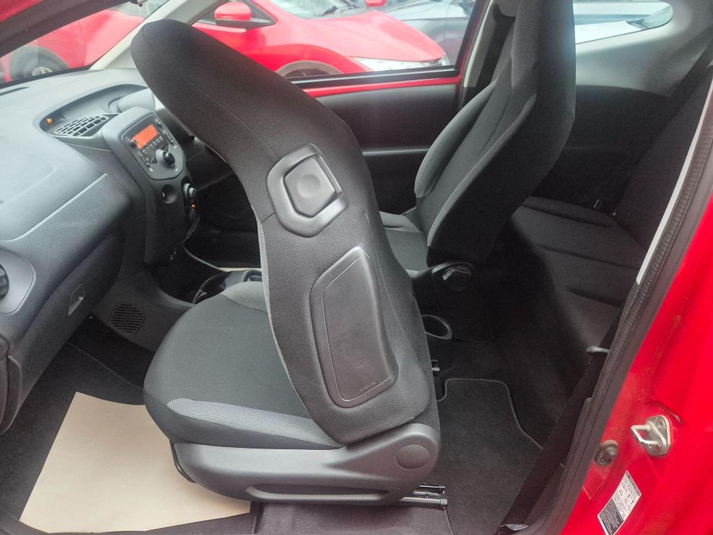 Used Toyota AYGO 2014 for sale - 77871818: Photo 32