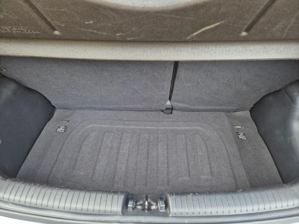 Used Hyundai i10 2017 for sale - 77023072: Photo 30