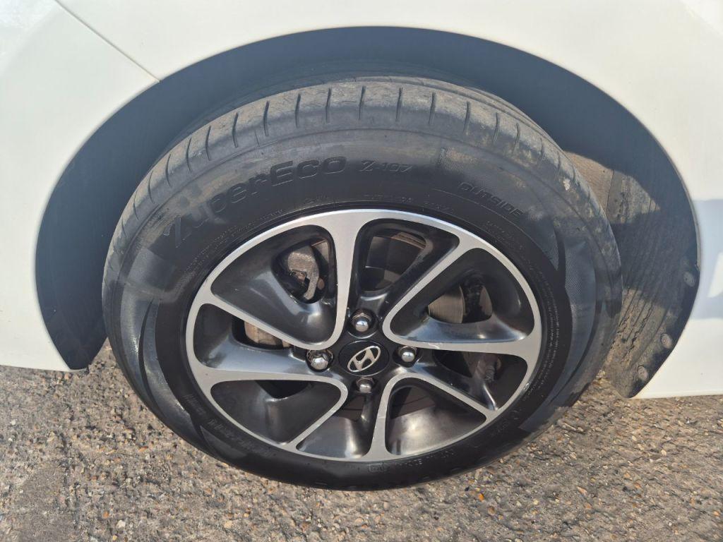 Used Hyundai i10 2018 for sale - 77023092: Photo 11