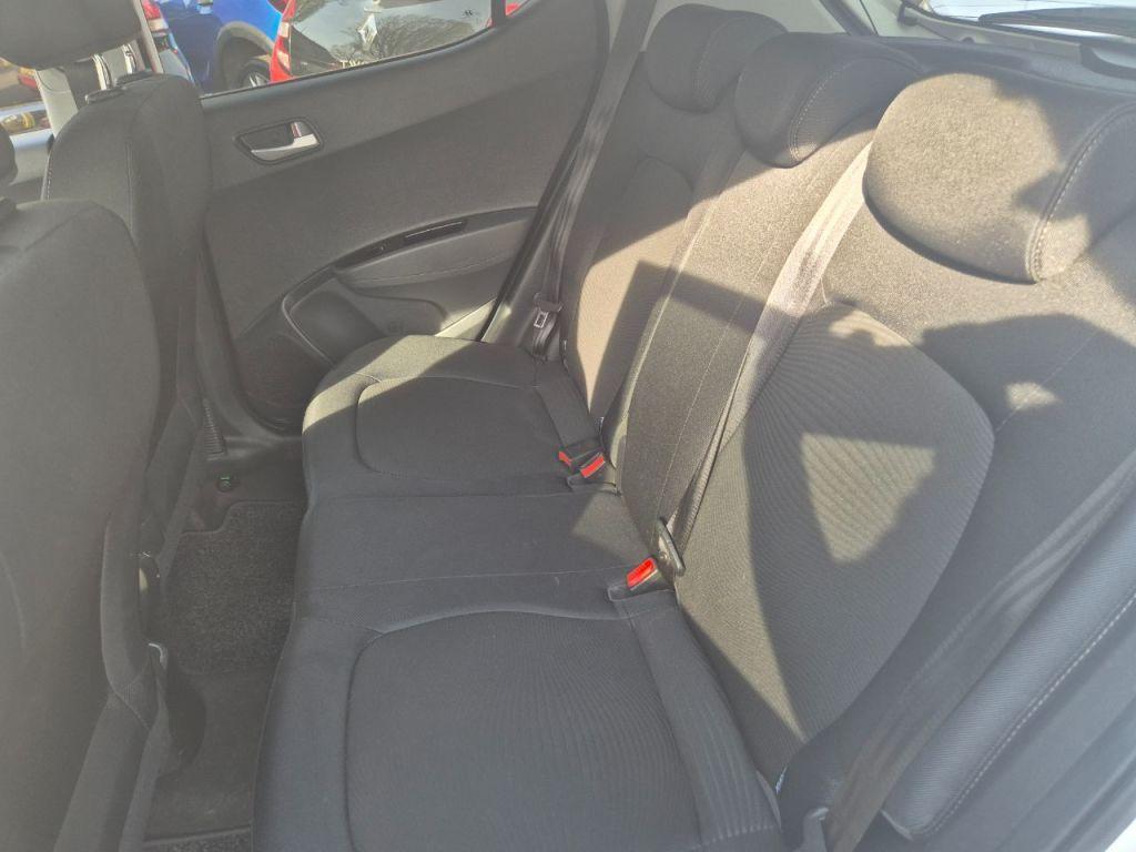 Used Hyundai i10 2018 for sale - 77023092: Photo 32