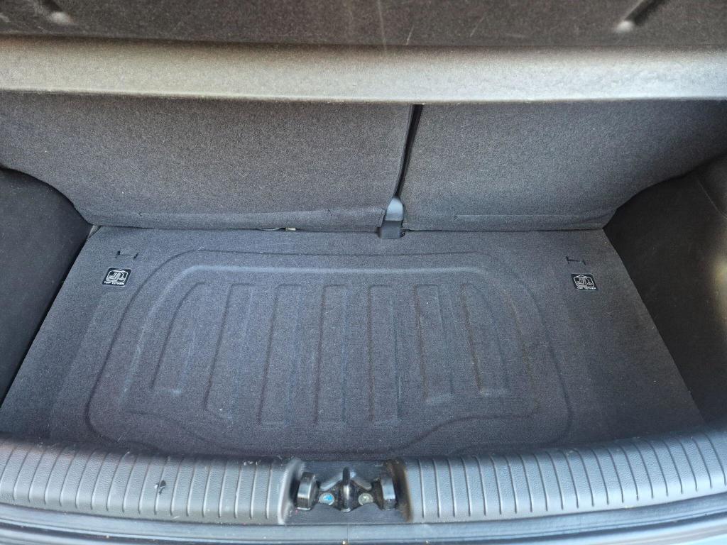 Used Hyundai i10 2015 for sale - 77023066: Photo 29