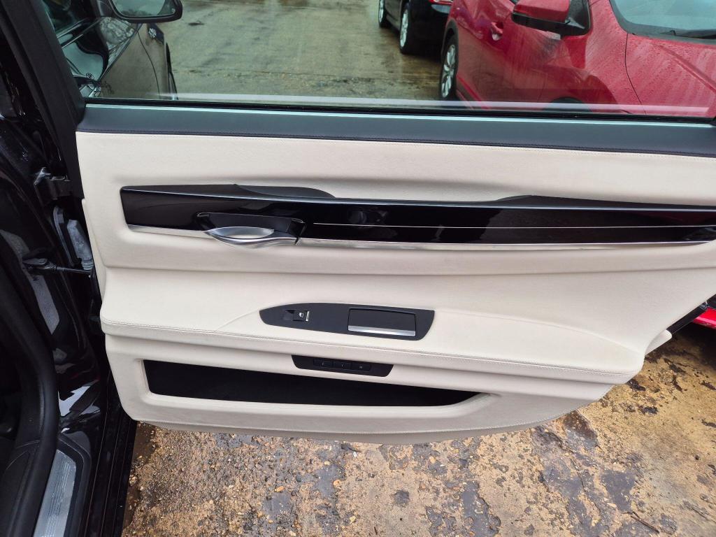 Used BMW 7 Series 2013 for sale - 77945882: Photo 38