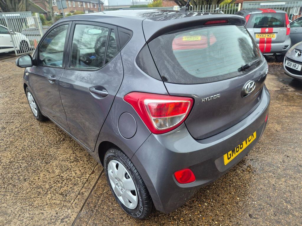 Used Hyundai i10 2017 for sale - 77233910: Photo 9