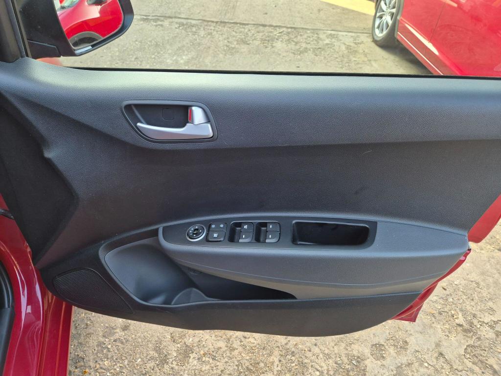 Used Hyundai i10 2017 for sale - 77796938: Photo 17