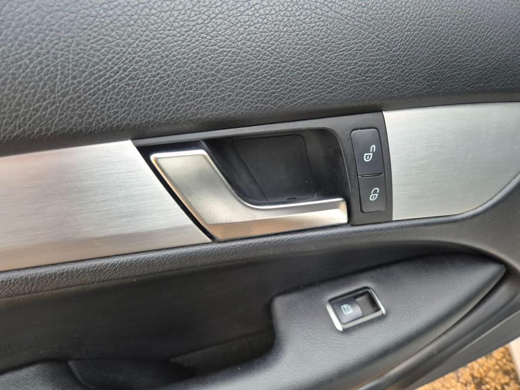 Used Mercedes-Benz C Class 2013 for sale - 77896185: Photo 38