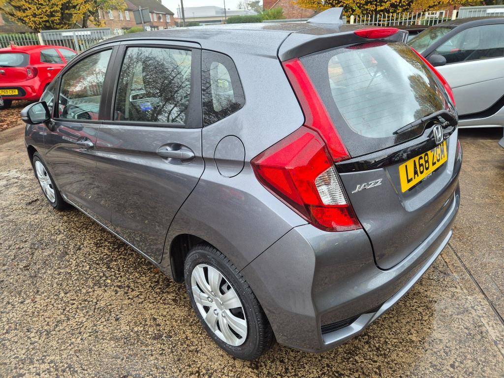 Used Honda Jazz 2019 for sale - 77023077: Photo 9