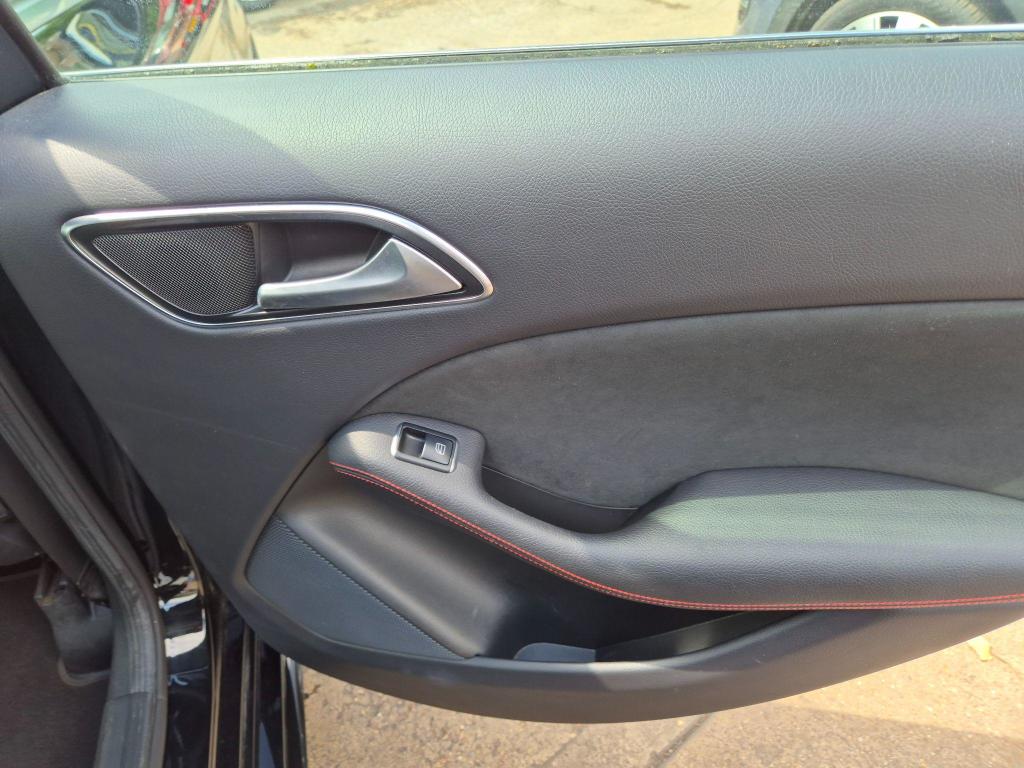 Used Mercedes-Benz B Class 2018 for sale - 77034422: Photo 32