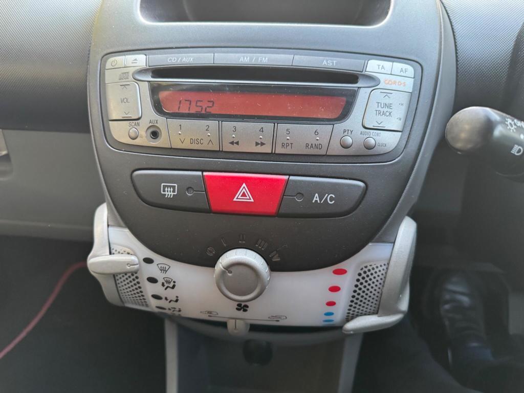 Used Toyota AYGO 2011 for sale - 77962098: Photo 11