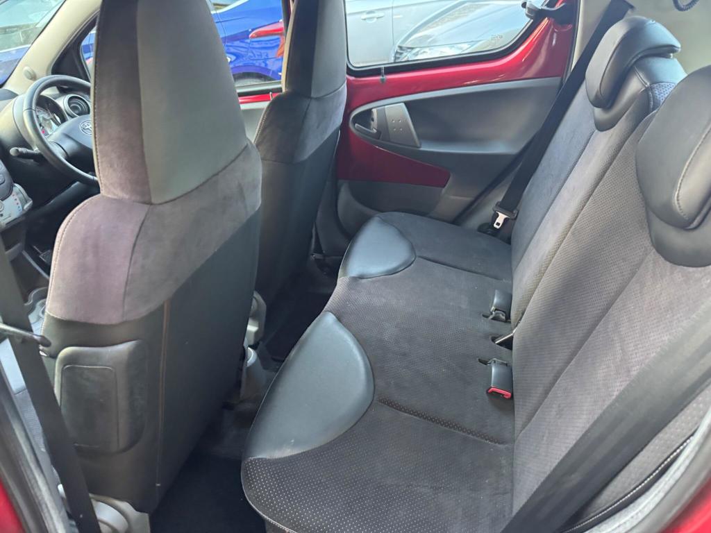 Used Toyota AYGO 2011 for sale - 77962098: Photo 6