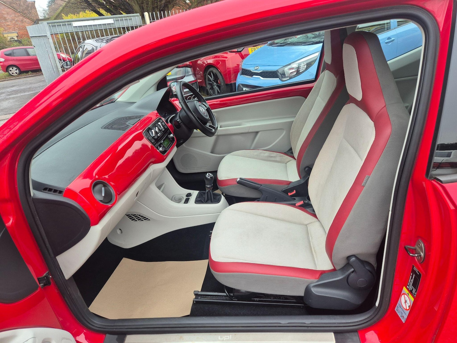 Used Volkswagen up! 2012 for sale - 76994956: Photo 28