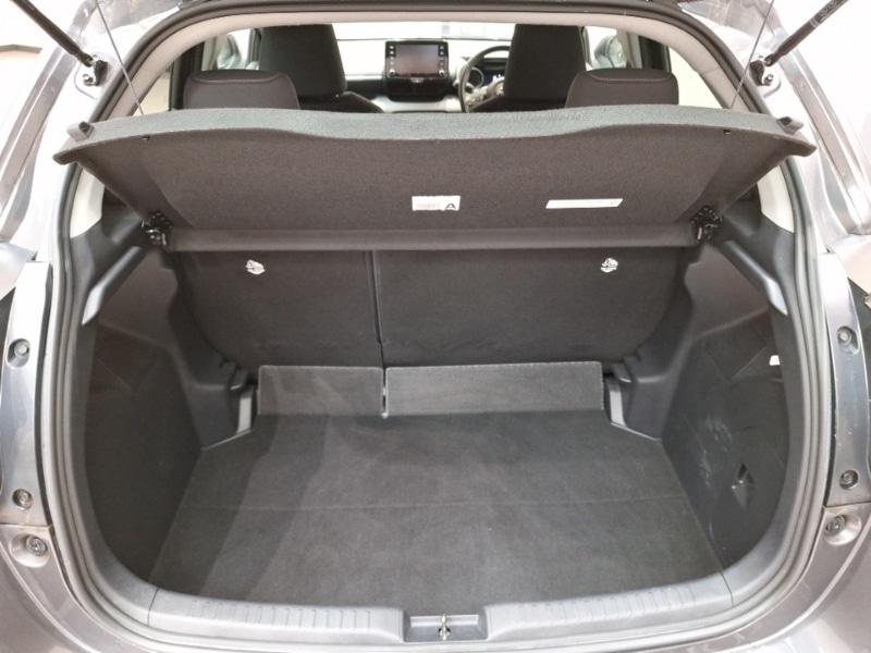 Used Toyota Yaris 2021 for sale - 77777215: Photo 8