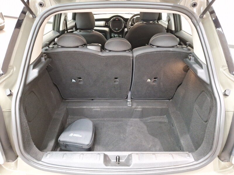 Used MINI Hatch 2019 for sale - 77184018: Photo 8