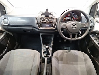 Used Volkswagen up! 2022 for sale - 76108193: Photo 2