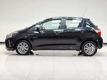 Used Toyota Yaris 2017 for sale - 76661666: Photo