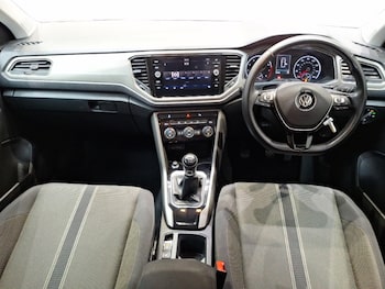 Used Volkswagen T-Roc 2020 for sale - 76054353: Photo