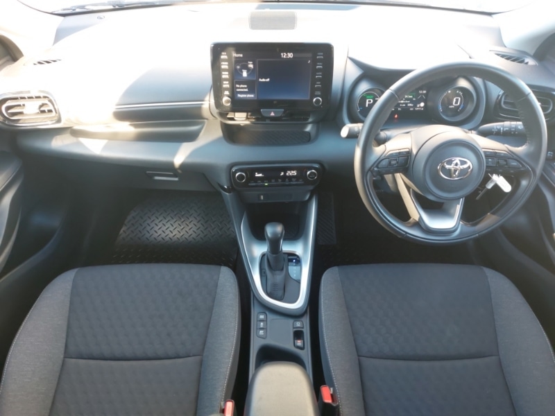 Used Toyota Yaris 2022 for sale - 77656765: Photo 2