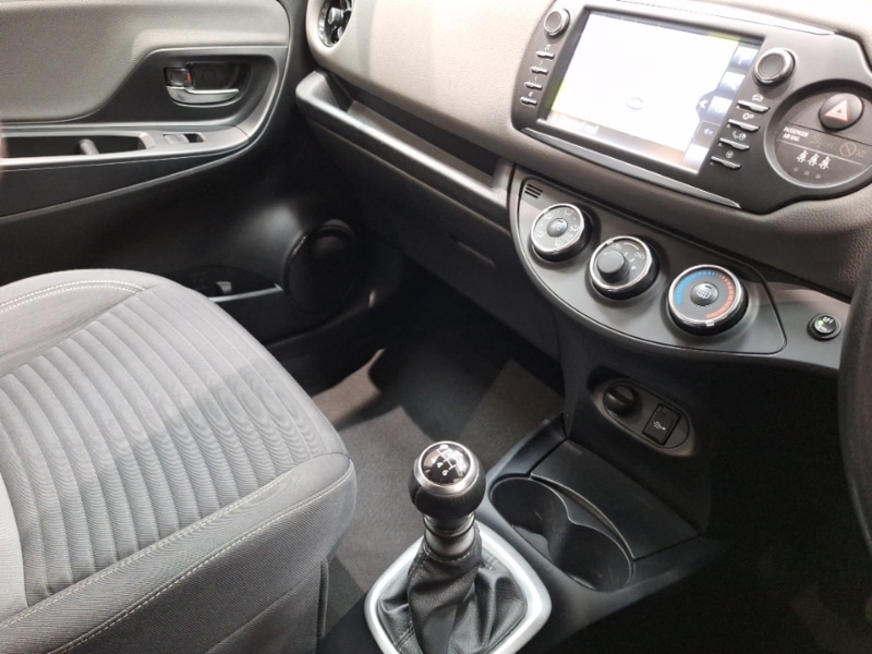 Used Toyota Yaris 2017 for sale - 76537101: Photo 14