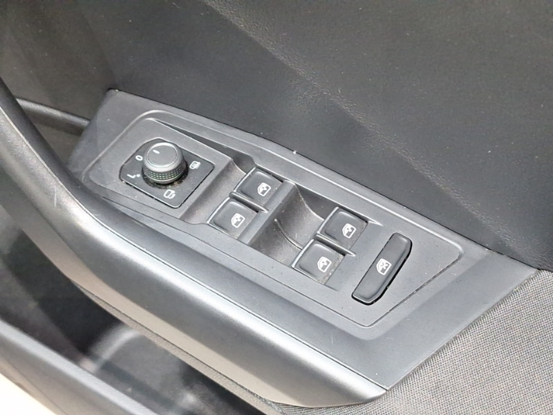 Used Volkswagen T-Roc 2018 for sale - 77652343: Photo 17