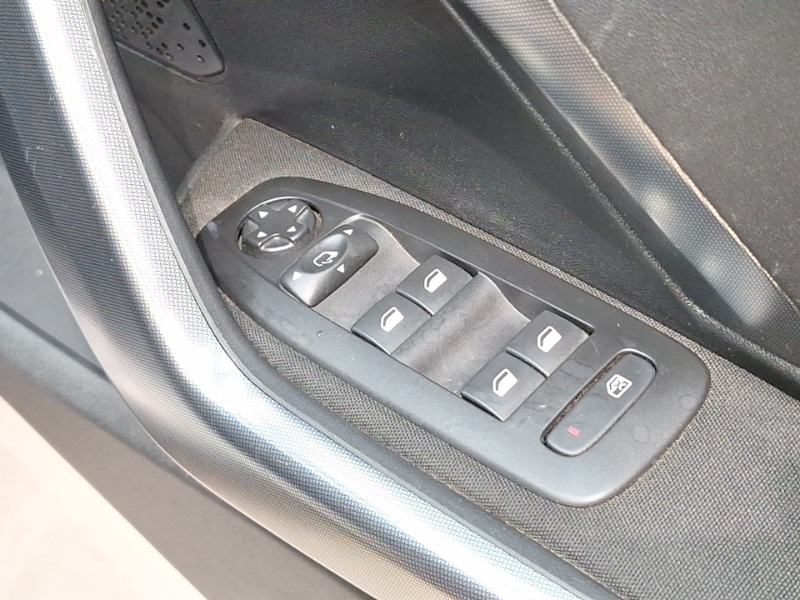 Used Peugeot 2008 2019 for sale - 77338158: Photo 18