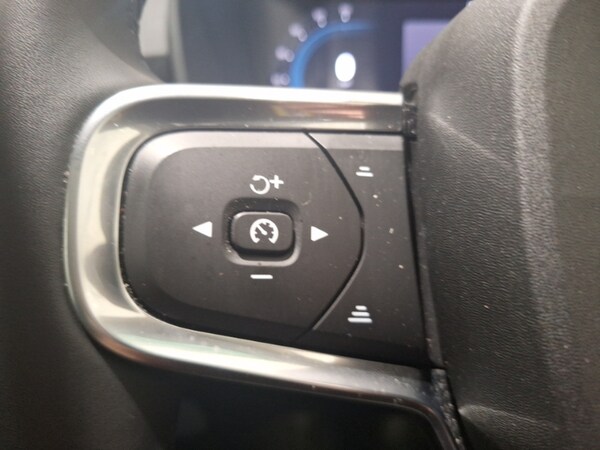 Used Volvo XC40 2024 for sale - 75767991: Photo 12