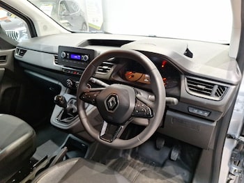 Used Renault Kangoo 2024 for sale - 78740577: Photo