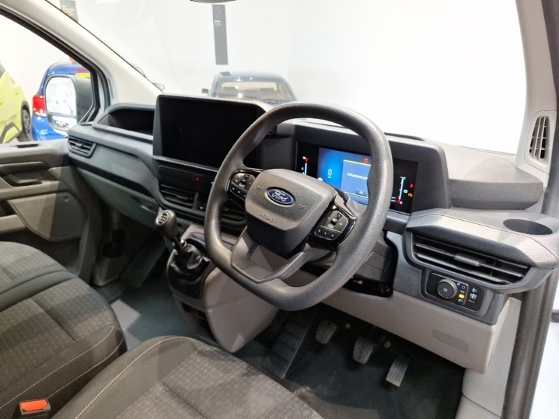 Used Ford Transit Custom 2024 for sale - 77948045: Photo 2