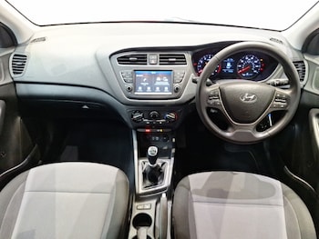 Used Hyundai i20 2018 for sale - 78747543: Photo