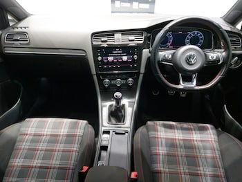 Used Volkswagen Golf 2019 for sale - 78321056: Photo