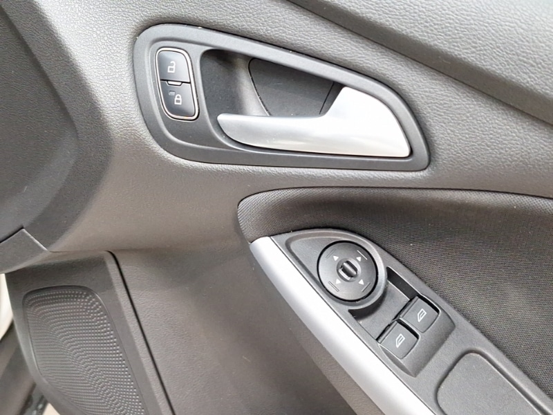 Used Ford Focus 2017 for sale - 77832631: Photo 17