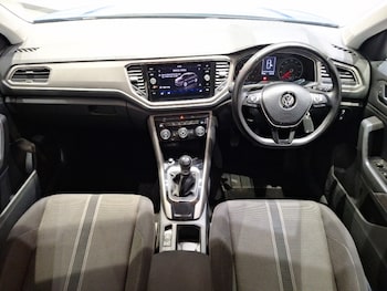 Used Volkswagen T-Roc 2020 for sale - 75386577: Photo