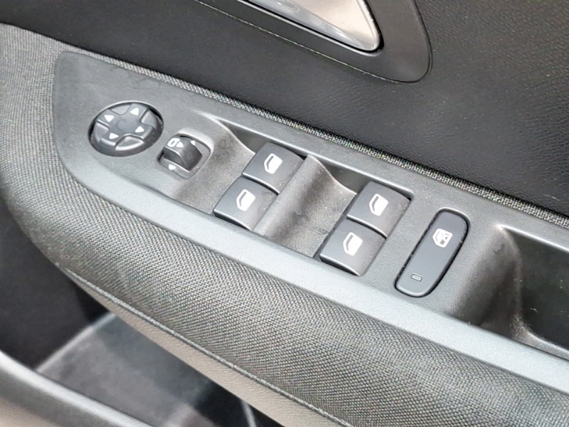 Used Peugeot 208 2022 for sale - 77352319: Photo 17