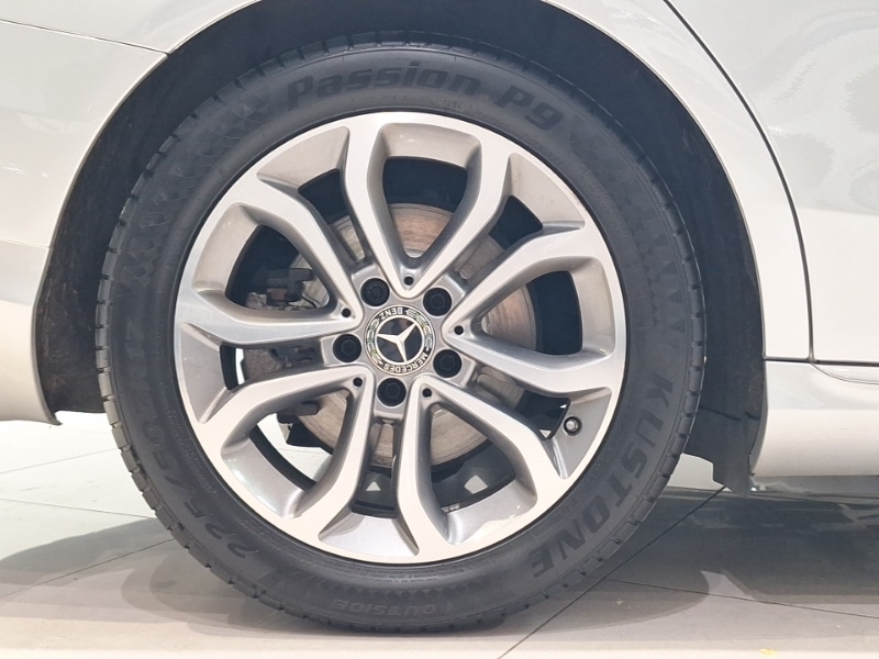 Used Mercedes-Benz C Class 2018 for sale - 76609943: Photo 12