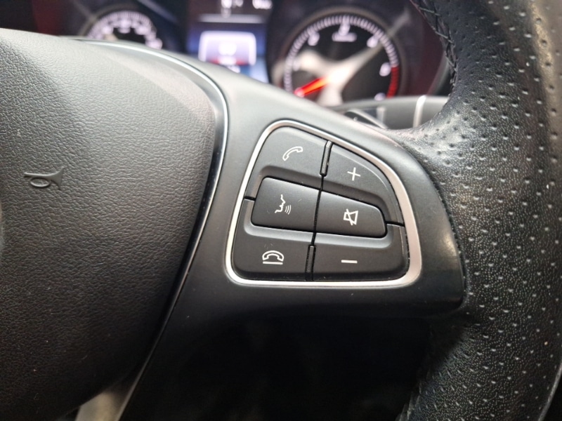 Used Mercedes-Benz C Class 2018 for sale - 76609943: Photo 17