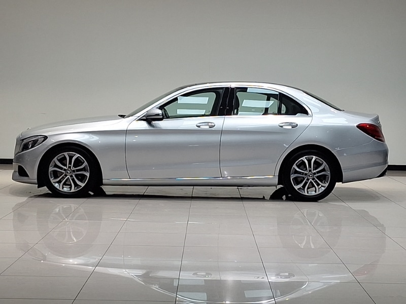 Used Mercedes-Benz C Class 2018 for sale - 76609943: Photo 4