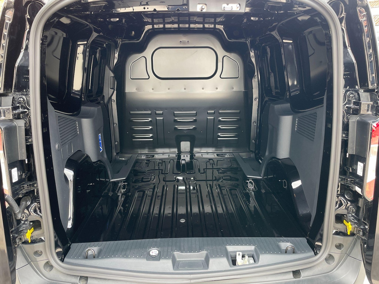 Used Ford Transit Courier 2025 for sale - 76473790: Photo 20