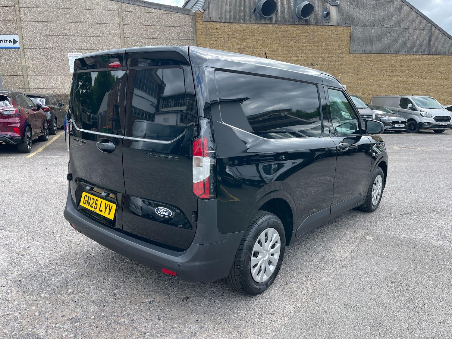 Used Ford Transit Courier 2025 for sale - 76473790: Photo 8