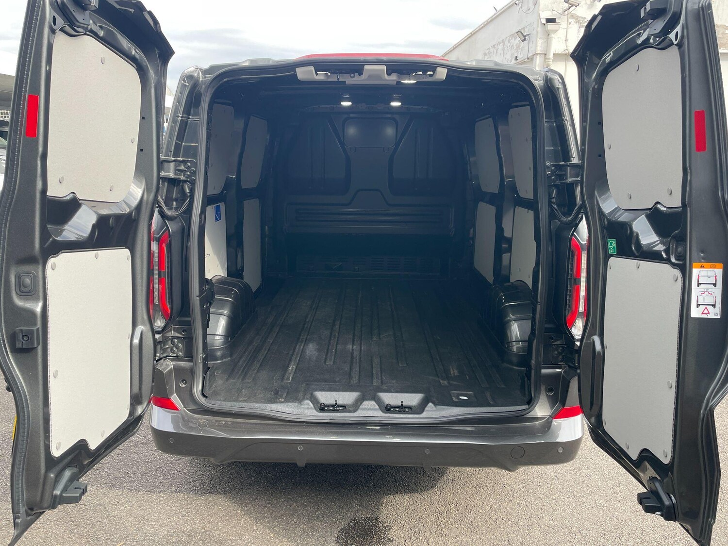 Used Ford Transit Custom 2025 for sale - 78100675: Photo 3