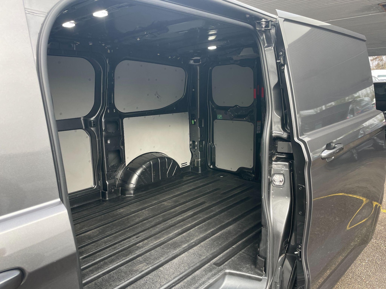 Used Ford Transit Custom 2024 for sale - 77523811: Photo 8