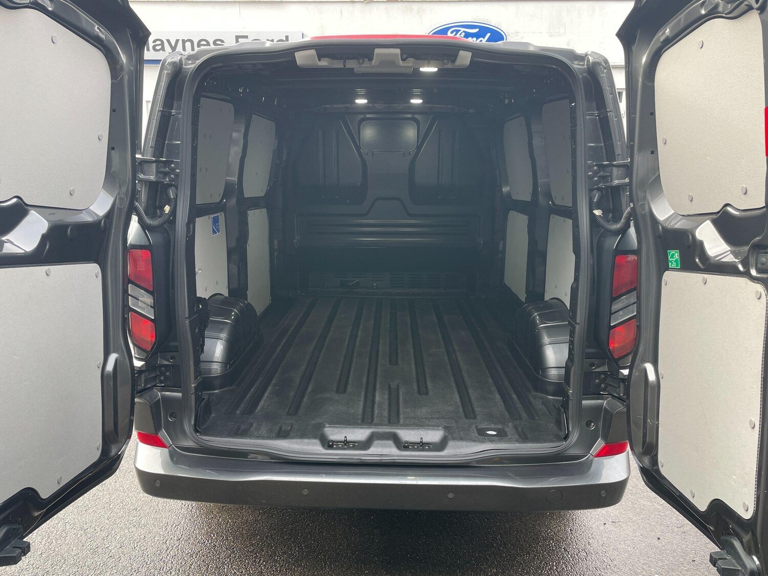 Used Ford Transit Custom 2024 for sale - 77523811: Photo 9