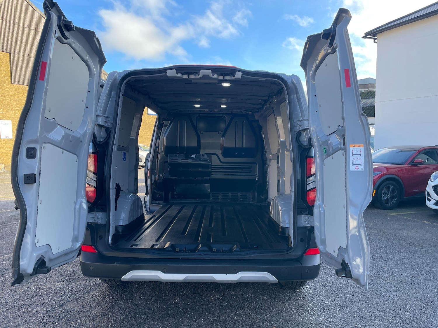 Used Ford Transit Custom 2025 for sale - 77040196: Photo 24