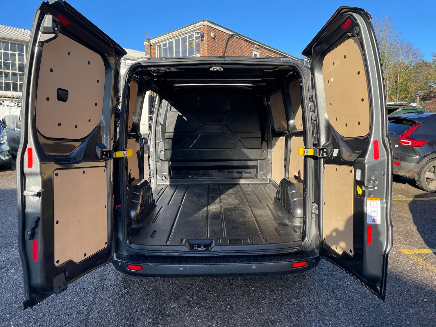 Used Ford Transit Custom 2023 for sale - 76898247: Photo 21