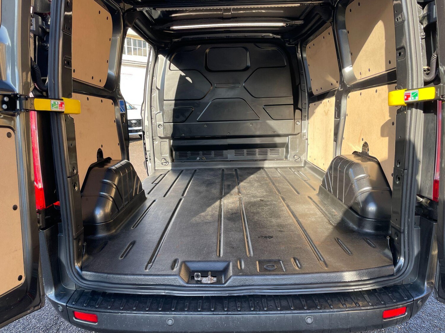 Used Ford Transit Custom 2023 for sale - 76898247: Photo 22