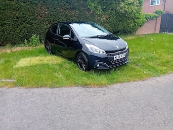 Used Peugeot 208 2017 for sale - 79323824: Photo
