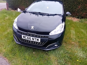 Used Peugeot 208 2017 for sale - 79323824: Photo