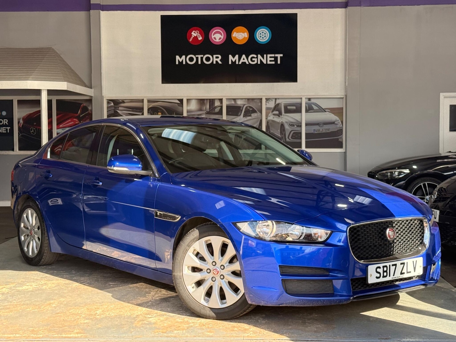 Used Jaguar XE 2017 for sale - 77722510: Photo 1
