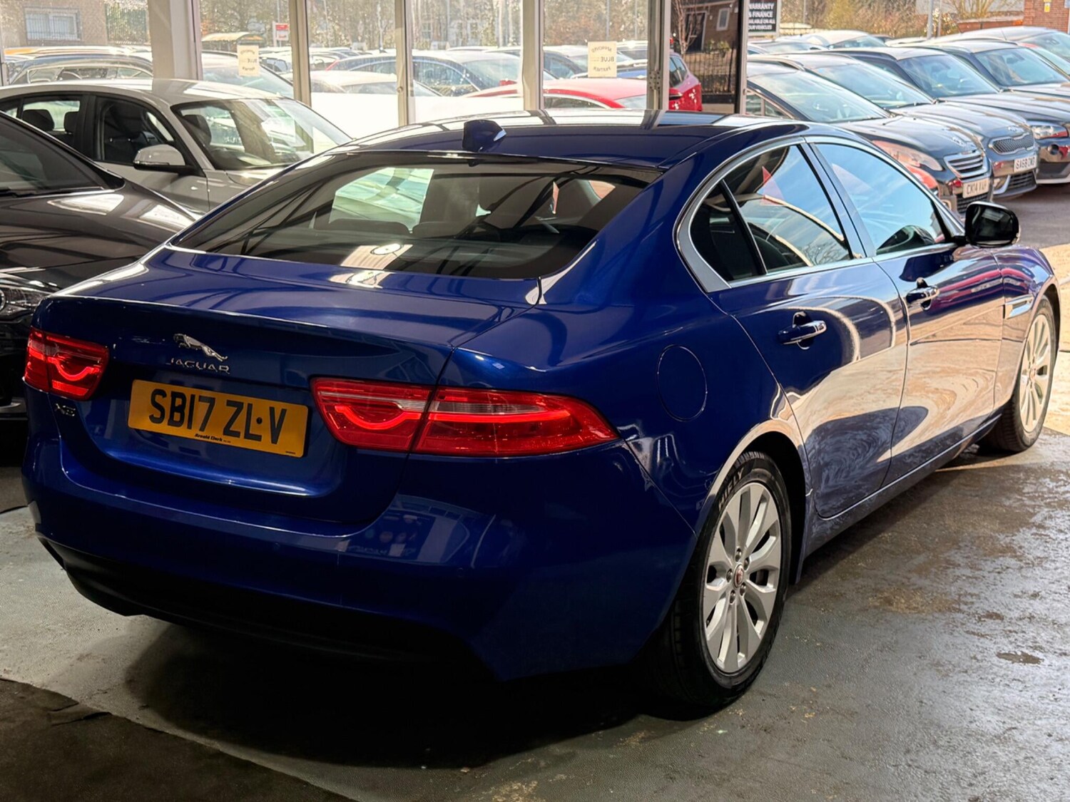 Used Jaguar XE 2017 for sale - 77722510: Photo 15