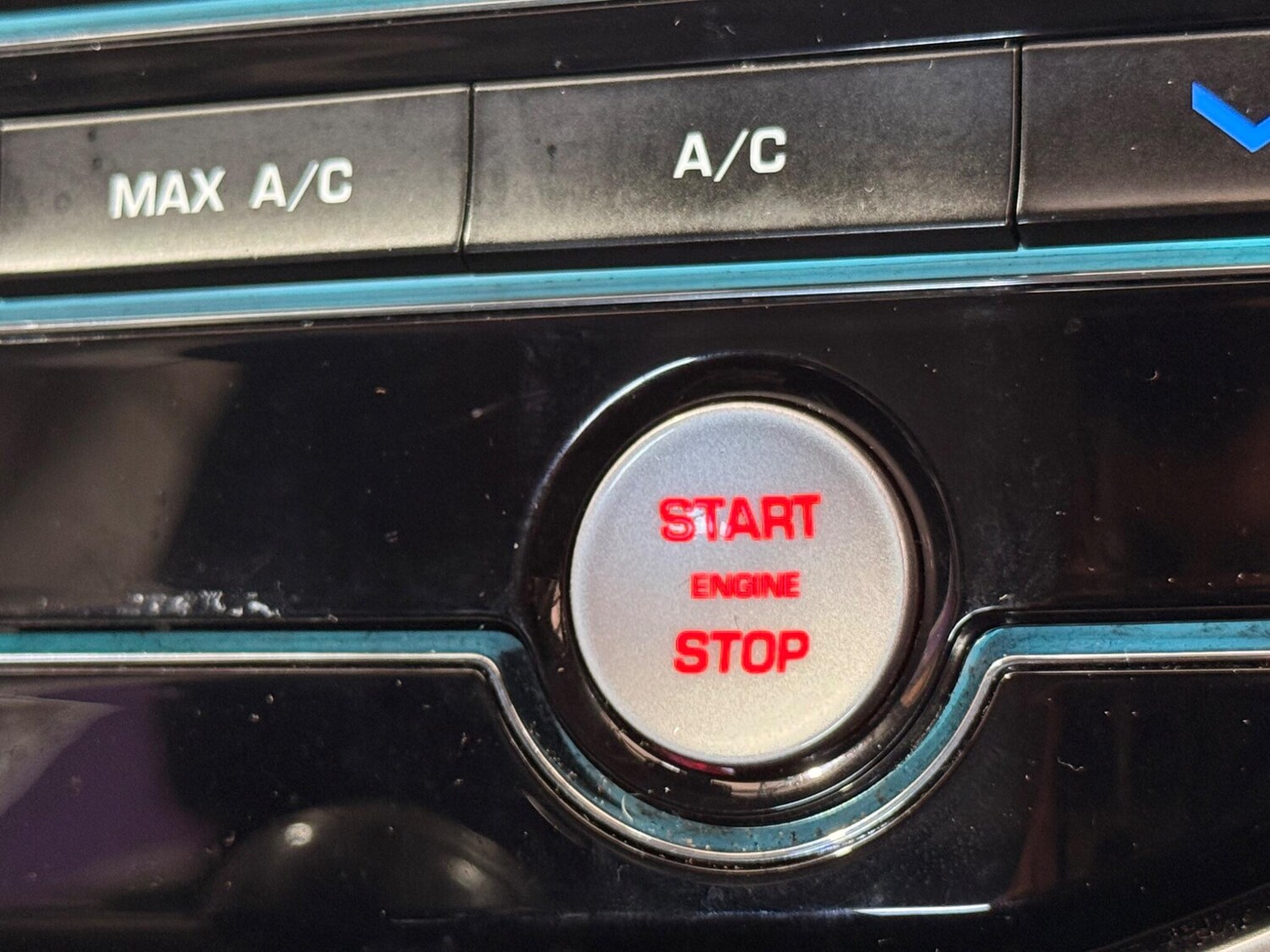 Used Jaguar XE 2017 for sale - 77722510: Photo 29